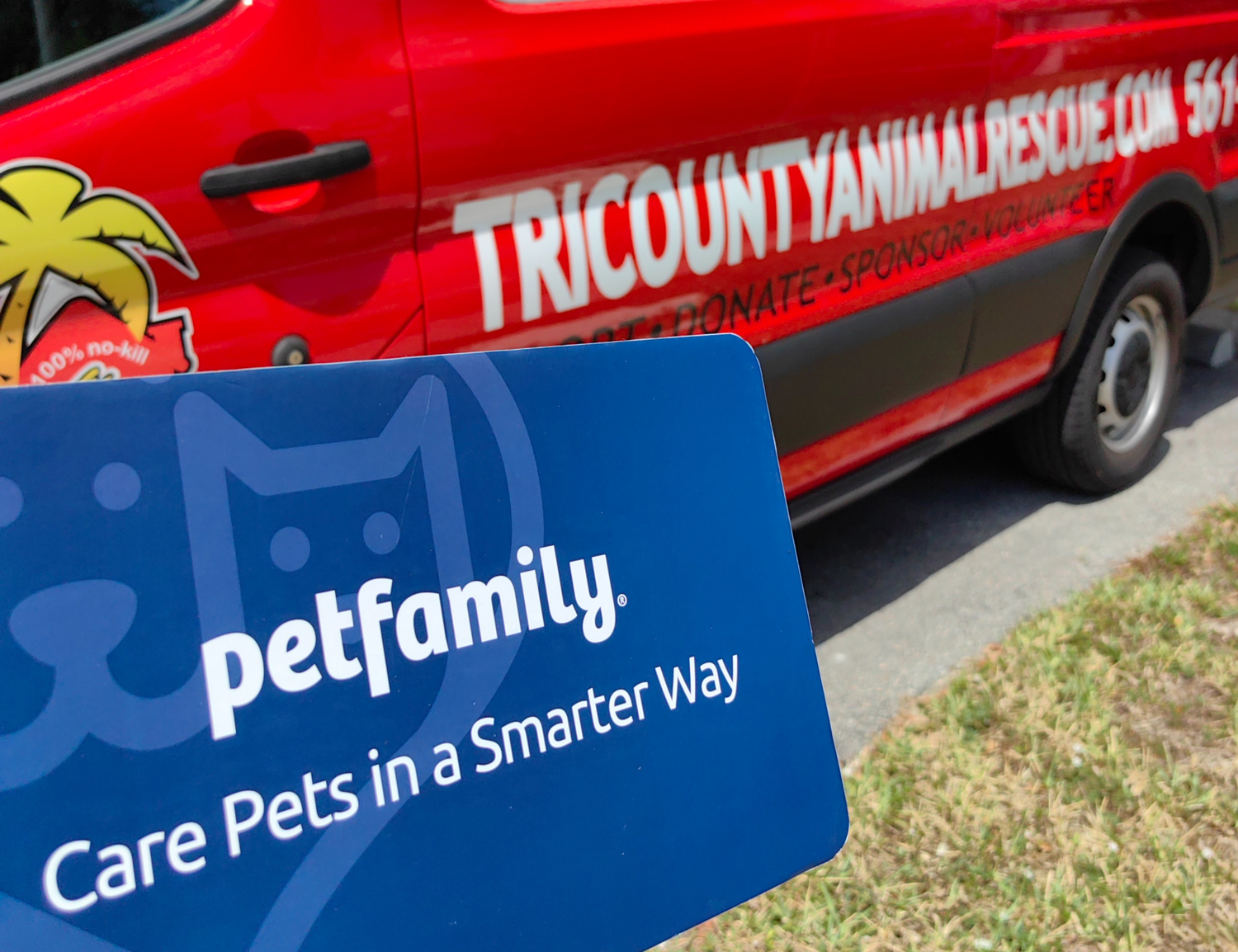 PETFAMILY Supports Pets in Need